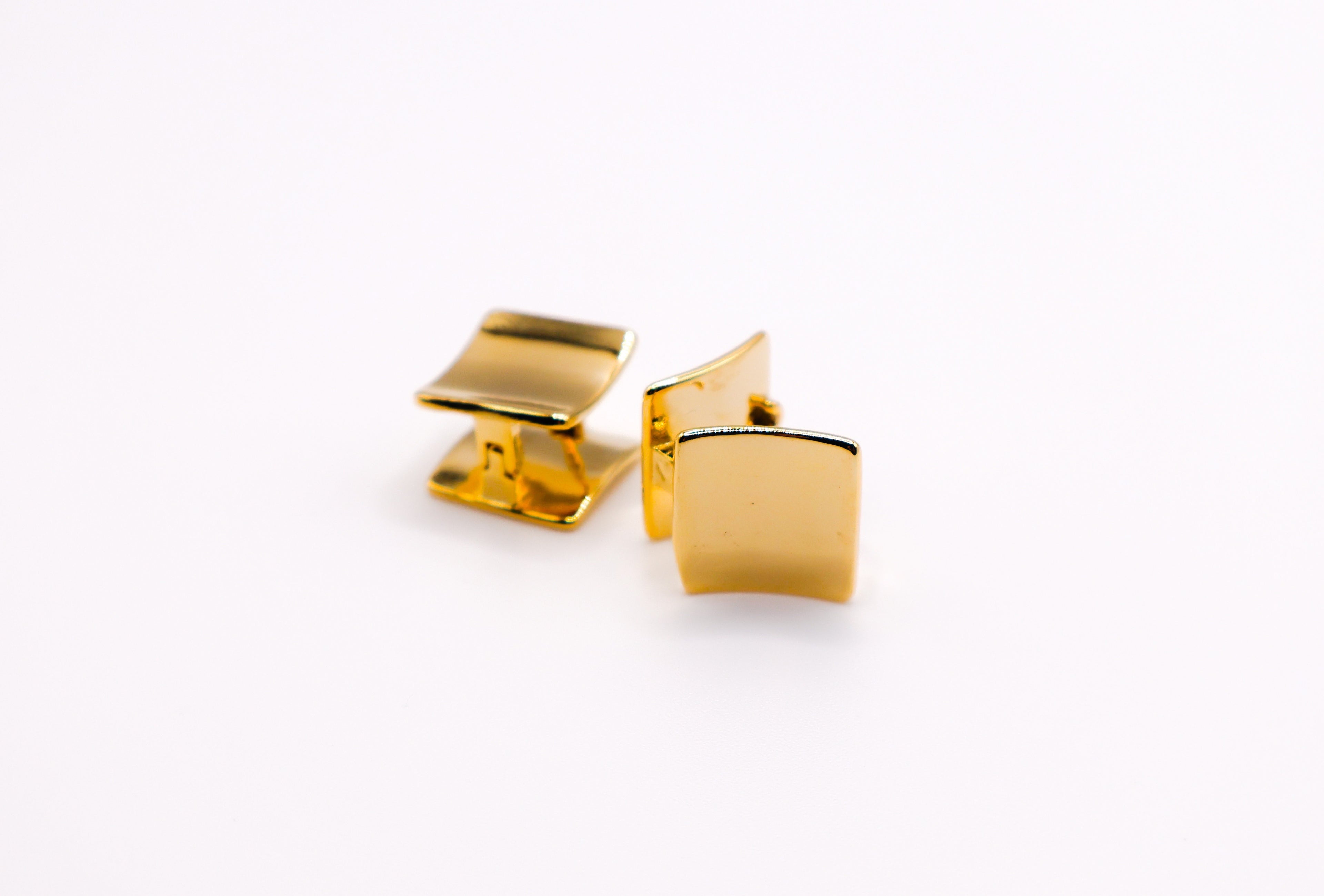 Le Réussi® Golden Chic Dots Earrings with minimalist round gold stud design