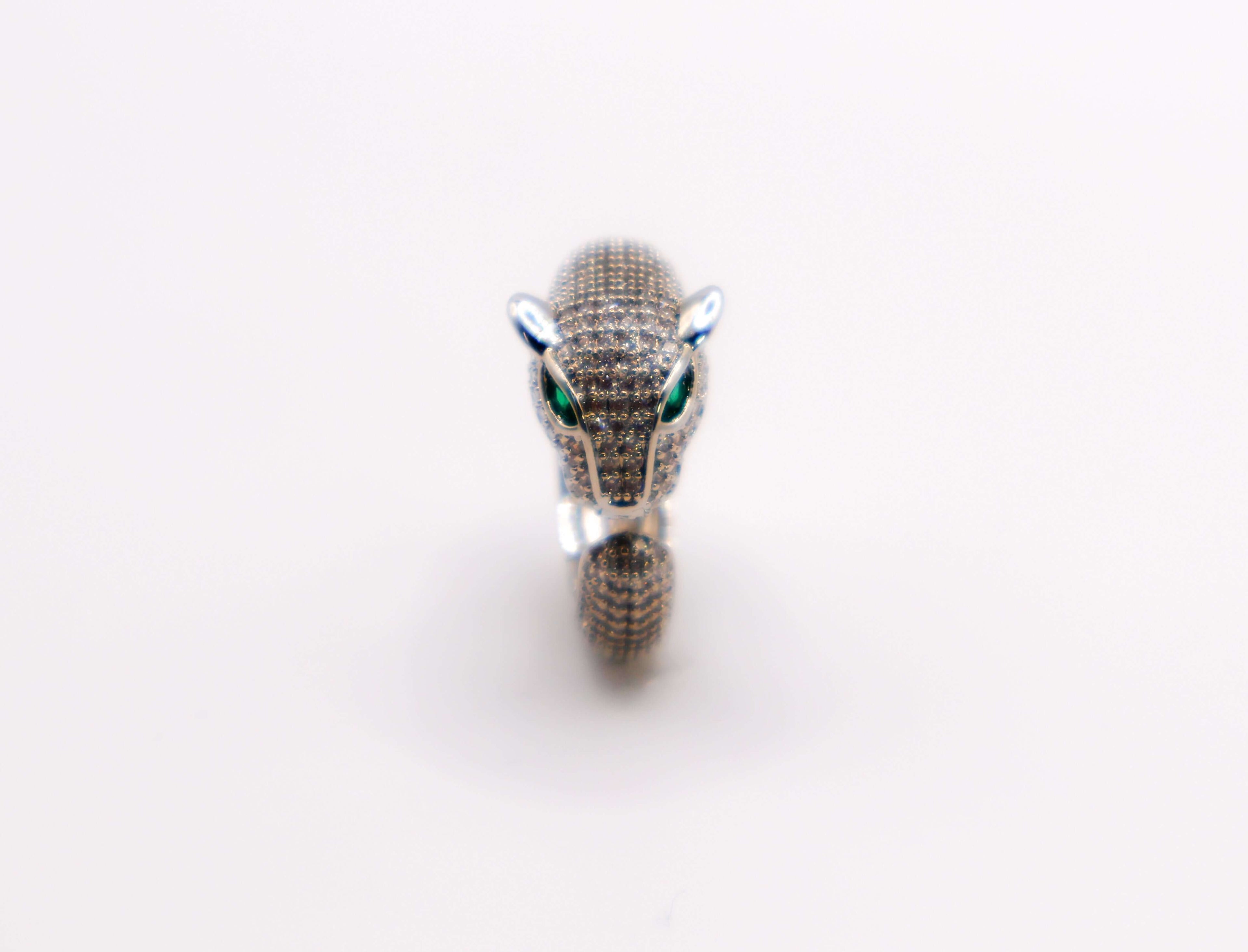 Le Réussi Panther Majesty Silver Ring with sleek panther design in polished sterling silver