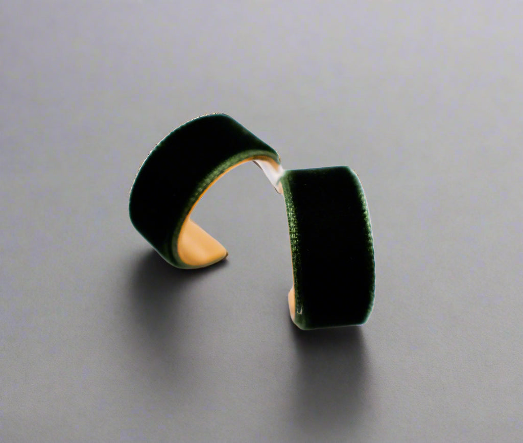 Le Réussi® Velvet Elegance Earrings – luxury velvet statement earrings for women, elegant fashion jewelry for special occasions and evening looks.”