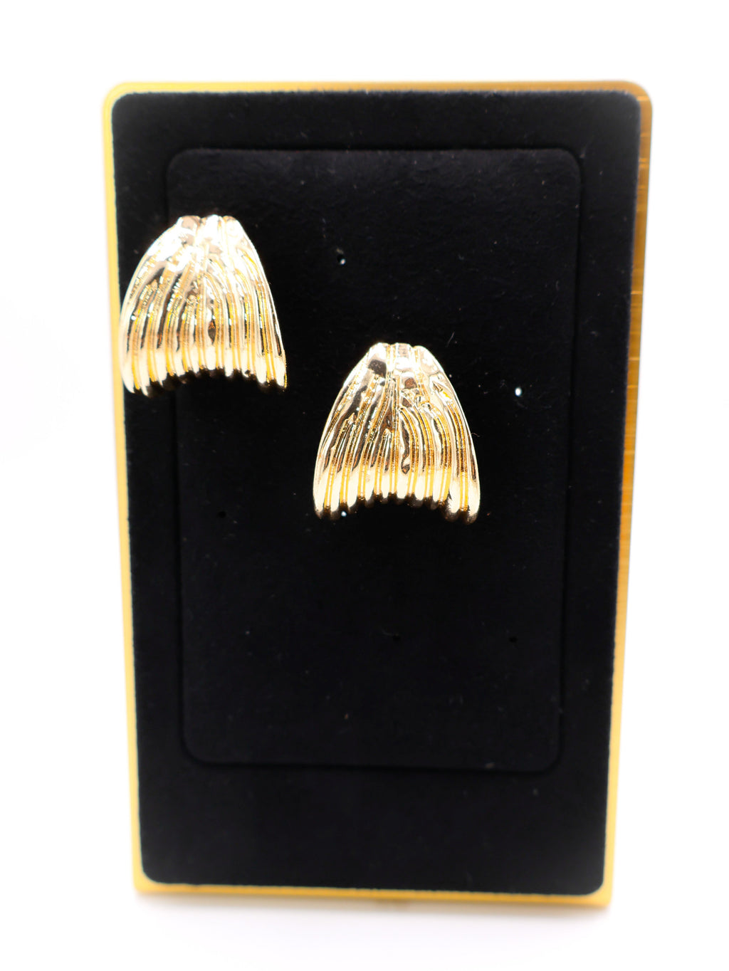 Le Réussi® Golden Halo Earrings – luxury gold statement earrings for women, elegant fashion jewelry for special occasions.