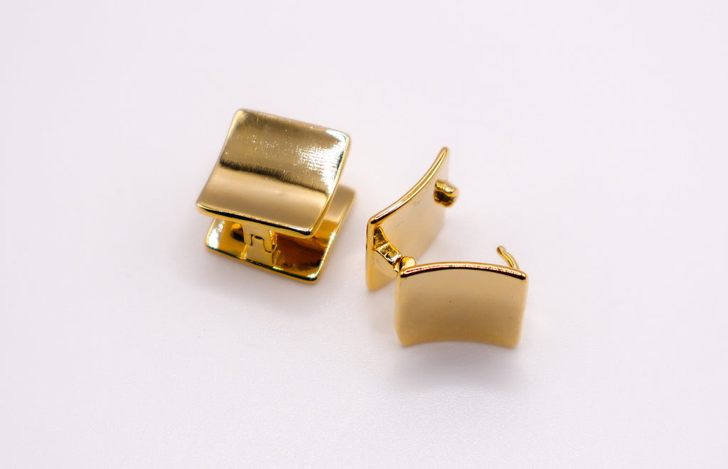 Le Réussi® Golden Chic Dots Earrings with minimalist round gold stud design