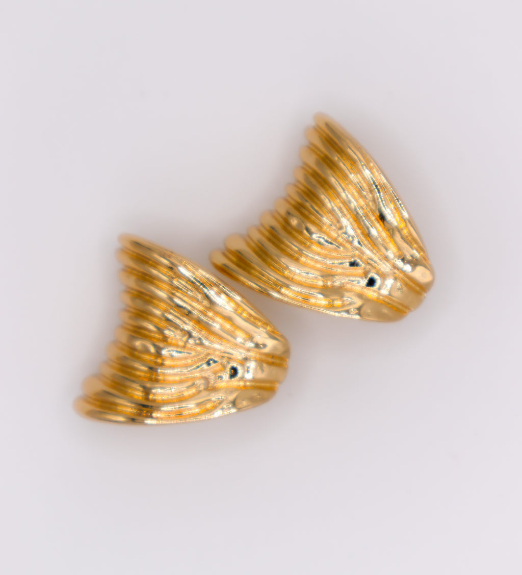 Le Réussi® Golden Halo Earrings – luxury gold statement earrings for women, elegant fashion jewelry for special occasions.