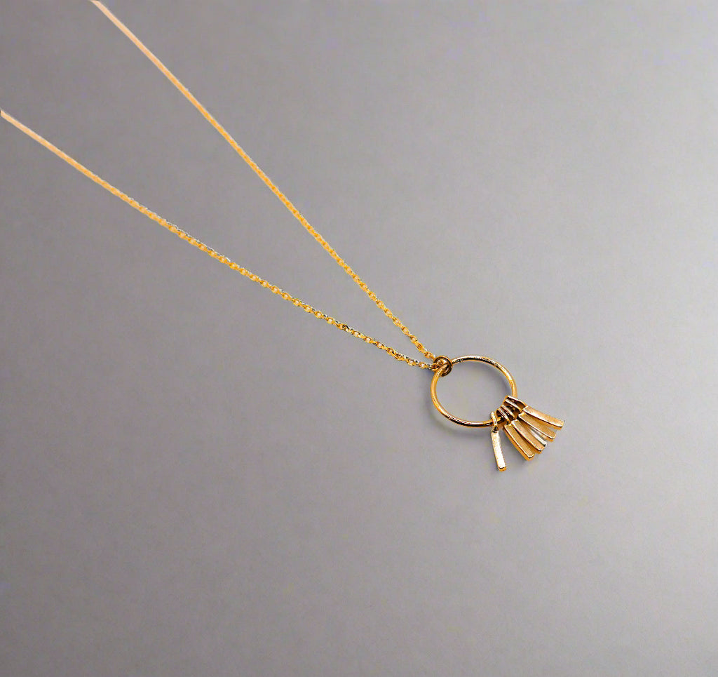 Golden wind chimes pendant necklace – elegant gold-plated jewelry for women, minimalist charm with modern design