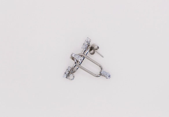 Le Réussi® Dazzling Elegance Earrings with sparkling crystal drops, perfect for luxury women’s fashion and evening wear