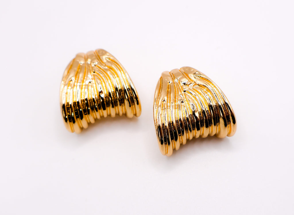 Le Réussi® Golden Halo Earrings – luxury gold statement earrings for women, elegant fashion jewelry for special occasions.