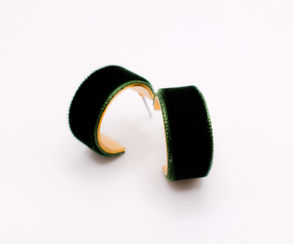 Le Réussi® Velvet Elegance Earrings – luxury velvet statement earrings for women, elegant fashion jewelry for special occasions and evening looks.”