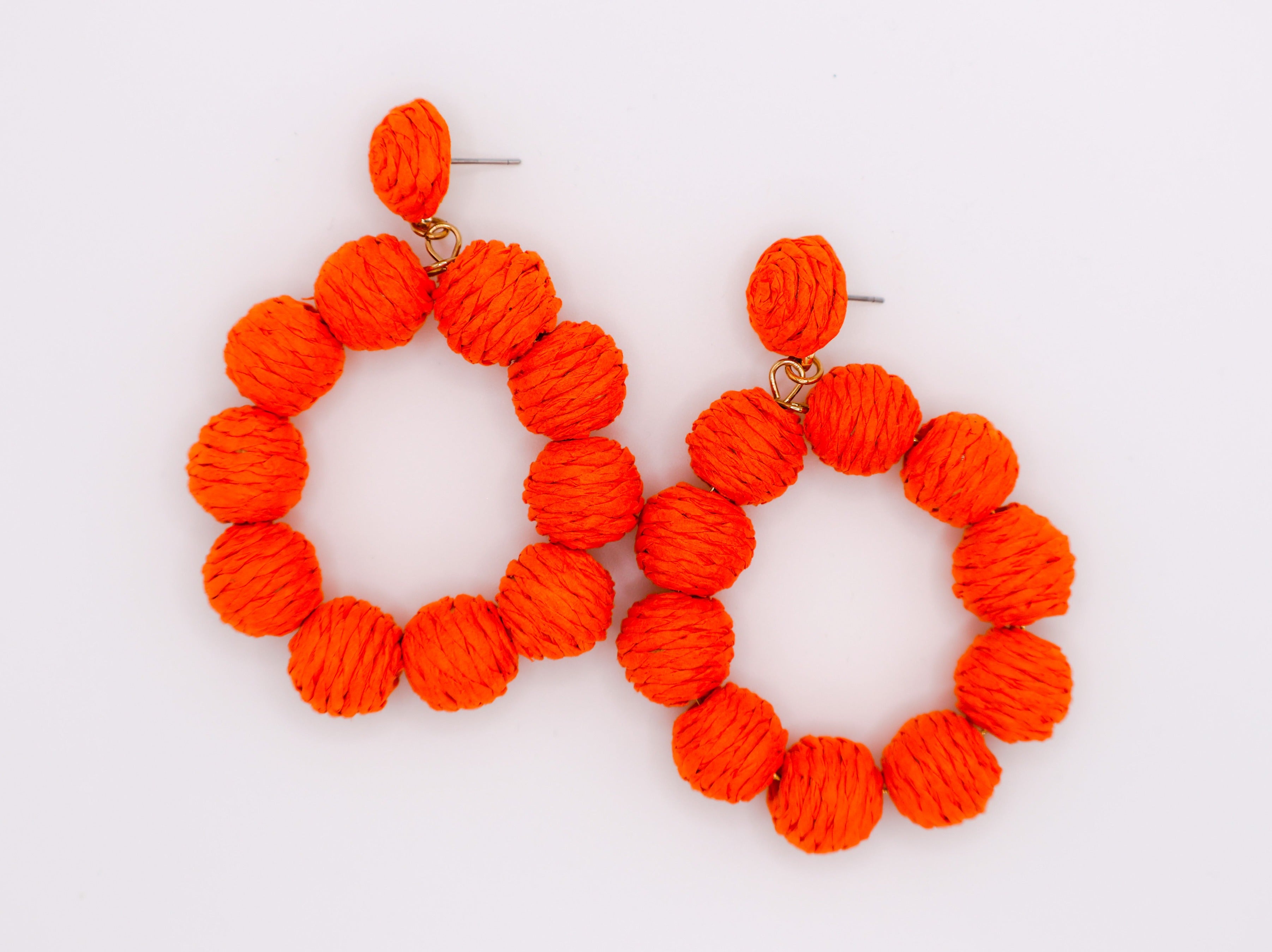 Le Réussi® Tropical Sunset Hoop Earrings – colorful statement earrings for women, vibrant fashion jewelry for summer and special occasions.