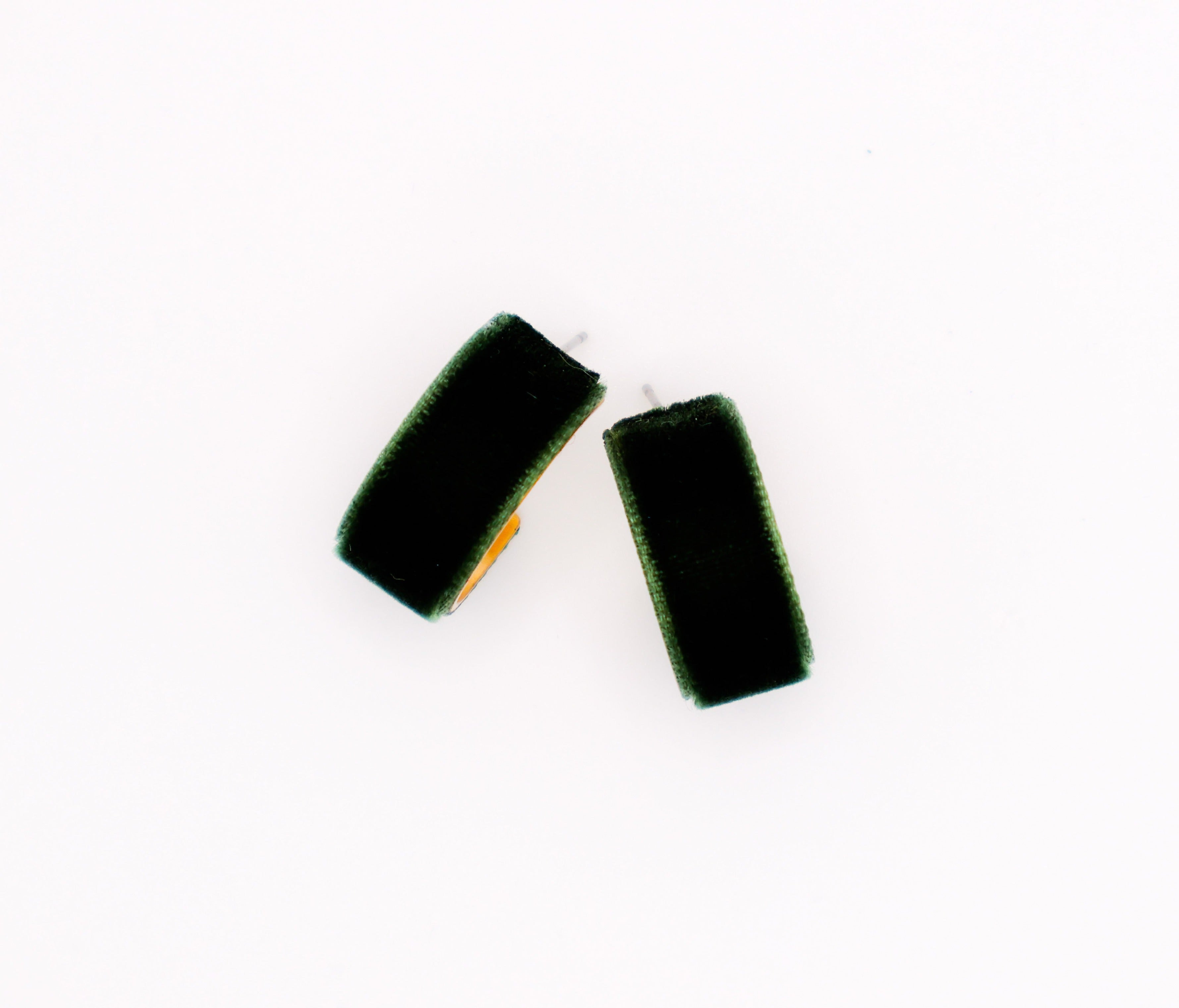 Le Réussi® Velvet Elegance Earrings – luxury velvet statement earrings for women, elegant fashion jewelry for special occasions and evening looks.”