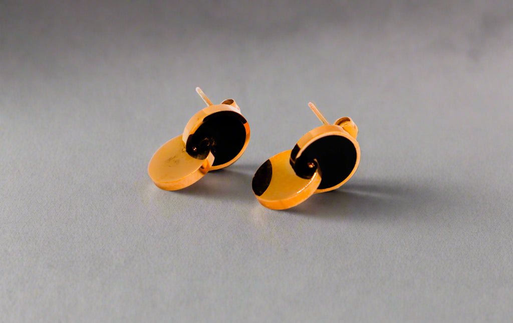 Harmony Circles Earrings – sterling silver interlinked circle earrings for women, elegant minimalist jewelry