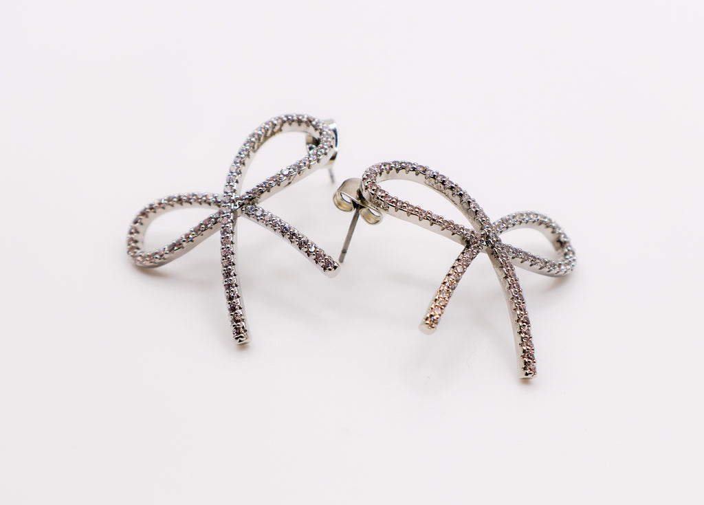 Le Réussi® Chic Bow Tie Glamour Earrings with elegant gold bow design