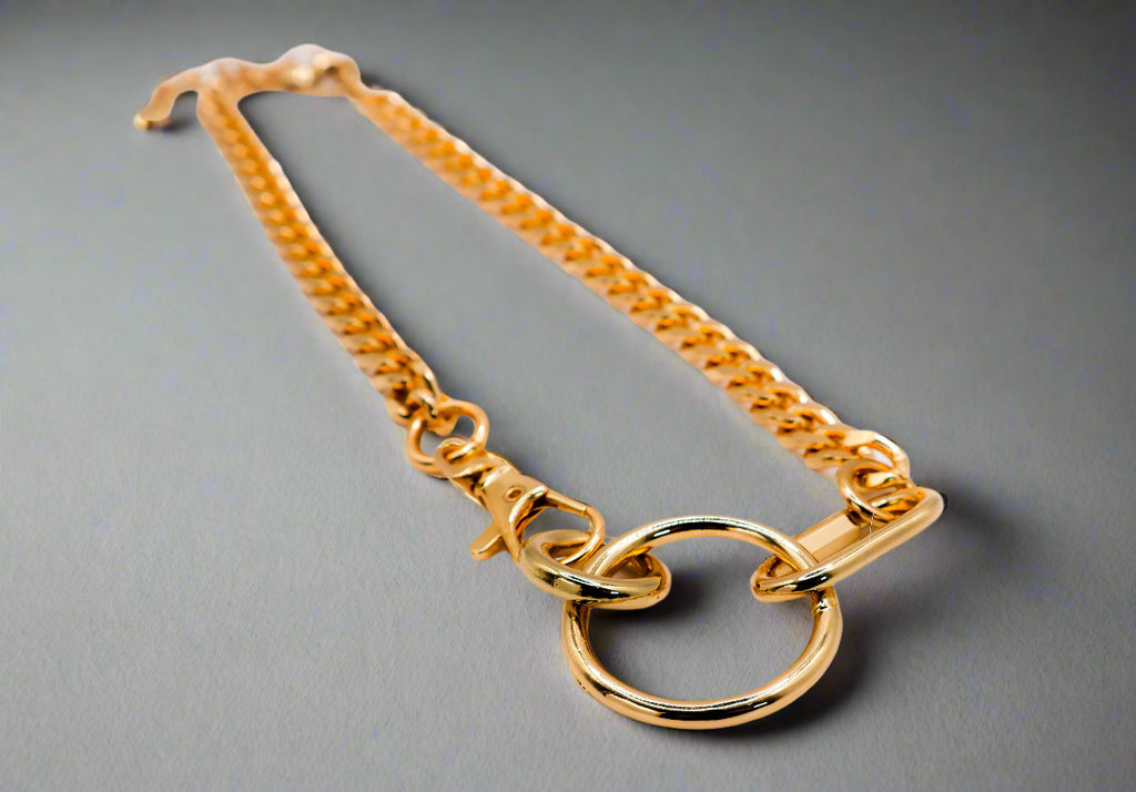 Le Réussi® Golden Chain Cascade Necklace – luxury gold statement necklace for women, elegant layered fashion jewelry for special occasions.