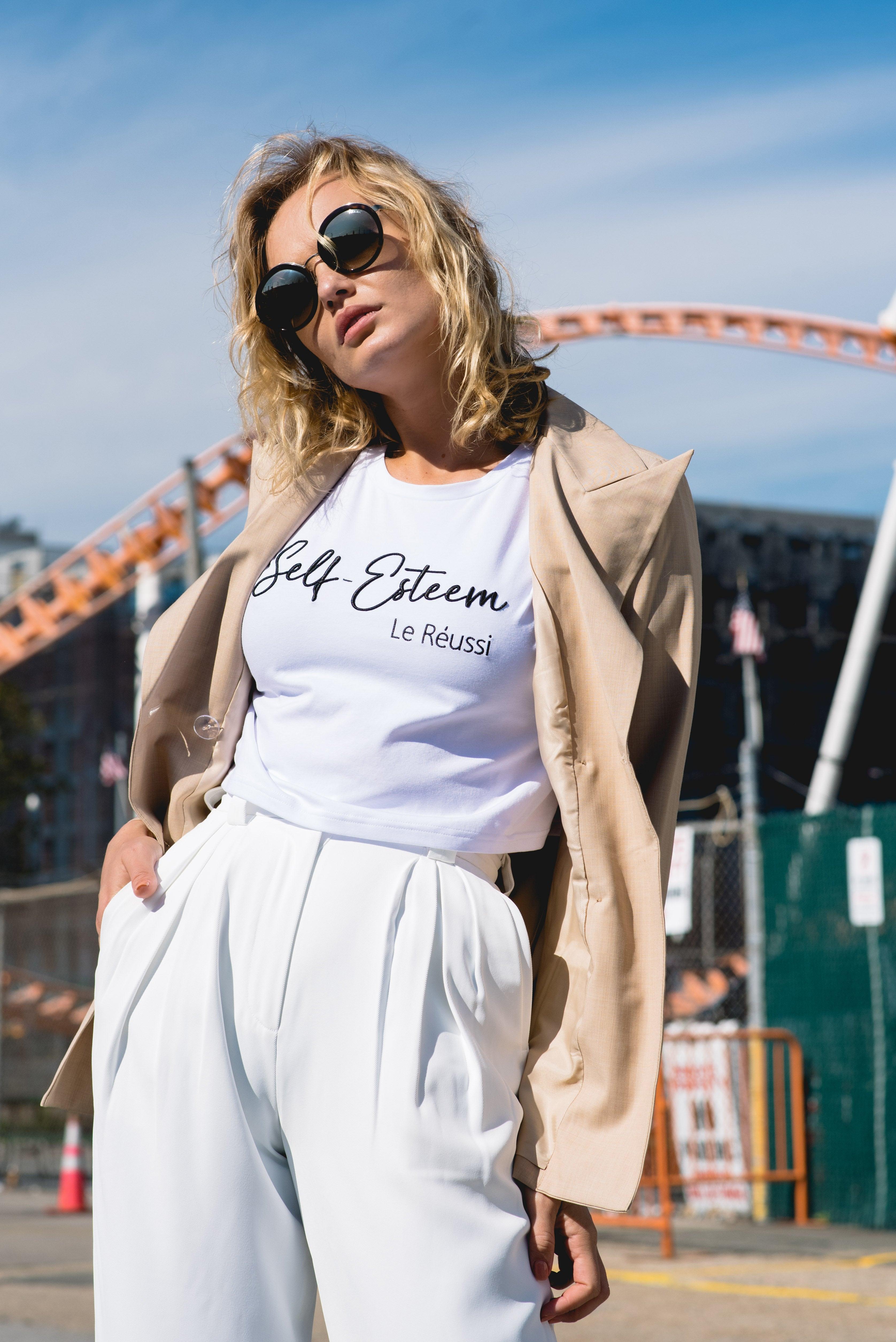 Le Réussi® Fashion - Louise Double-Breasted Wool Blazer with a structured fit and timeless elegance.