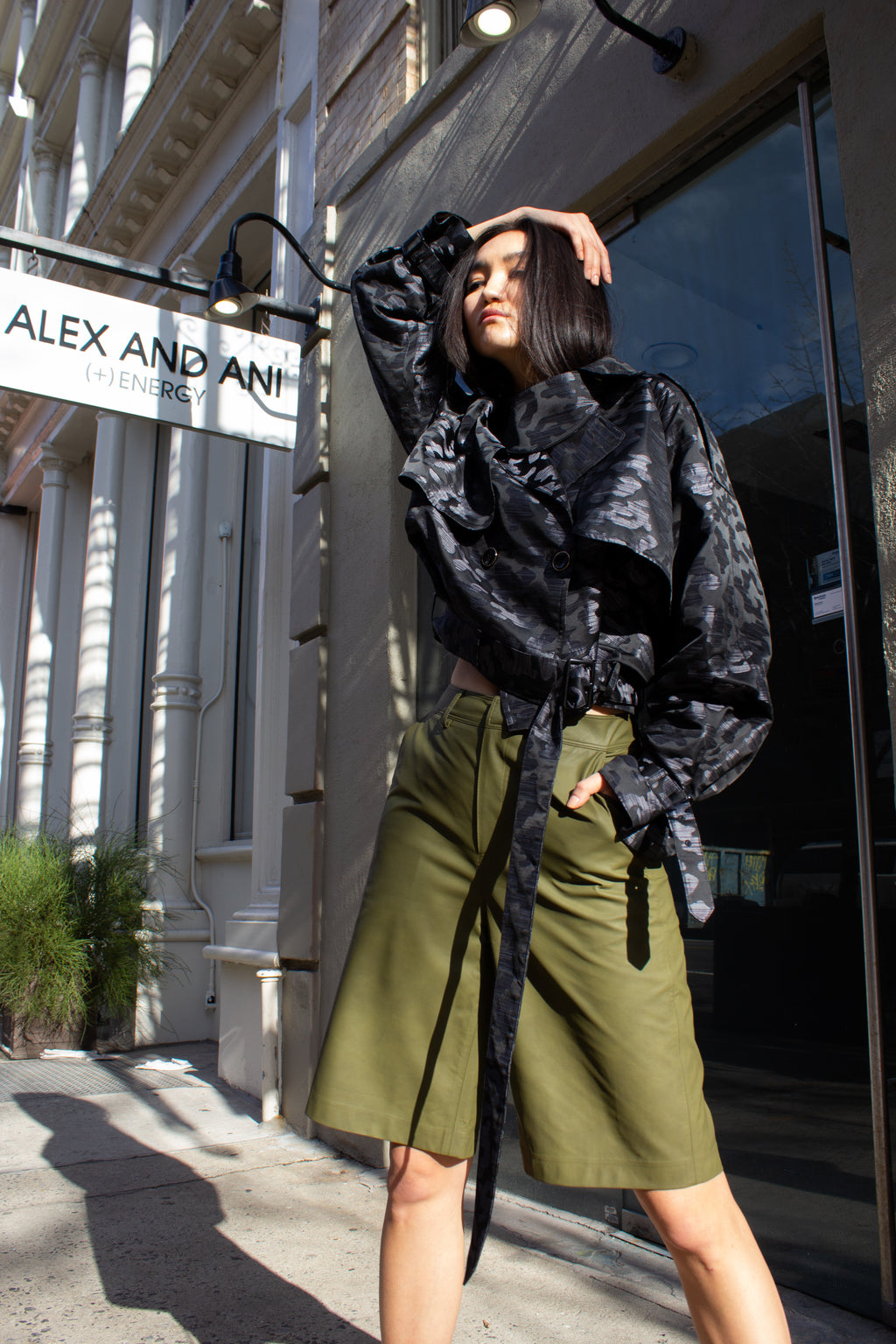 Le Réussi®  Fashion - Jacqueline Black Jacket with a sophisticated, structured fit. 