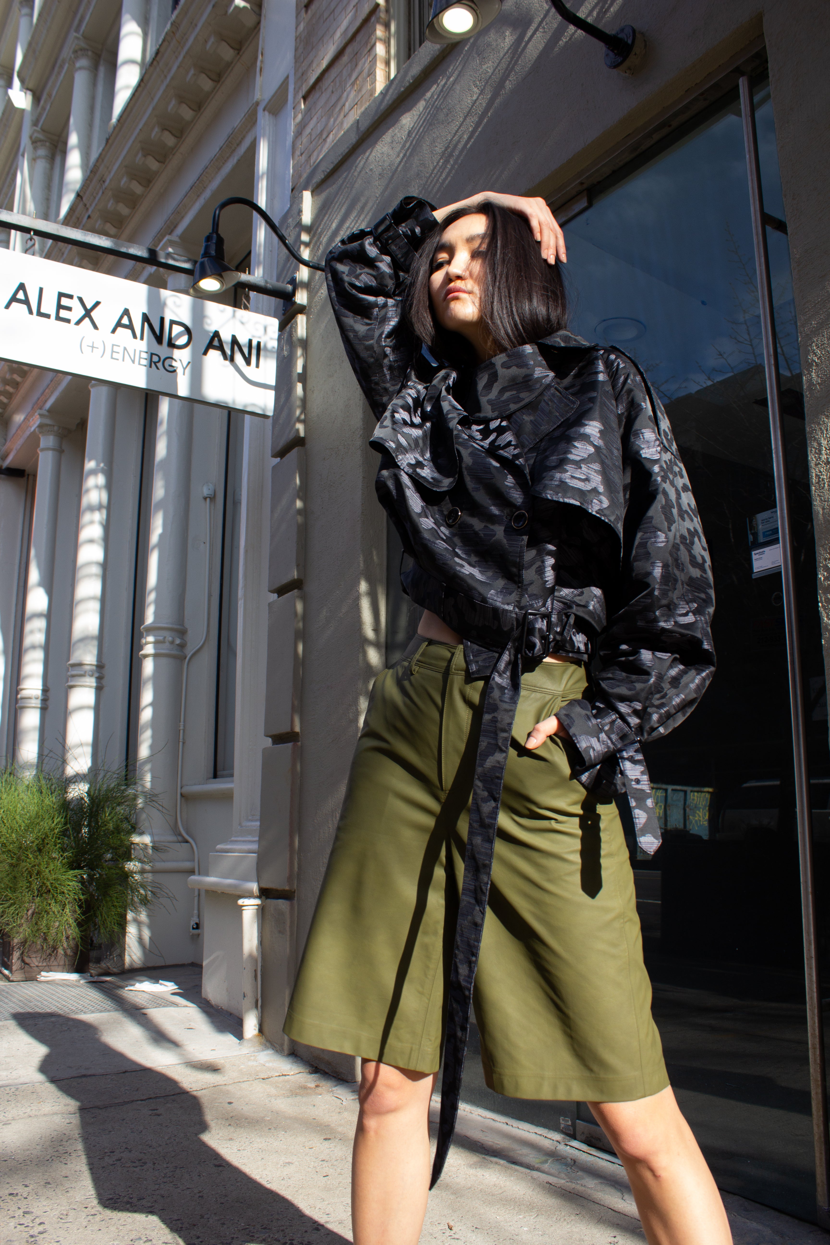 Le Réussi®  Fashion - Jacqueline Black Jacket with a sophisticated, structured fit. 