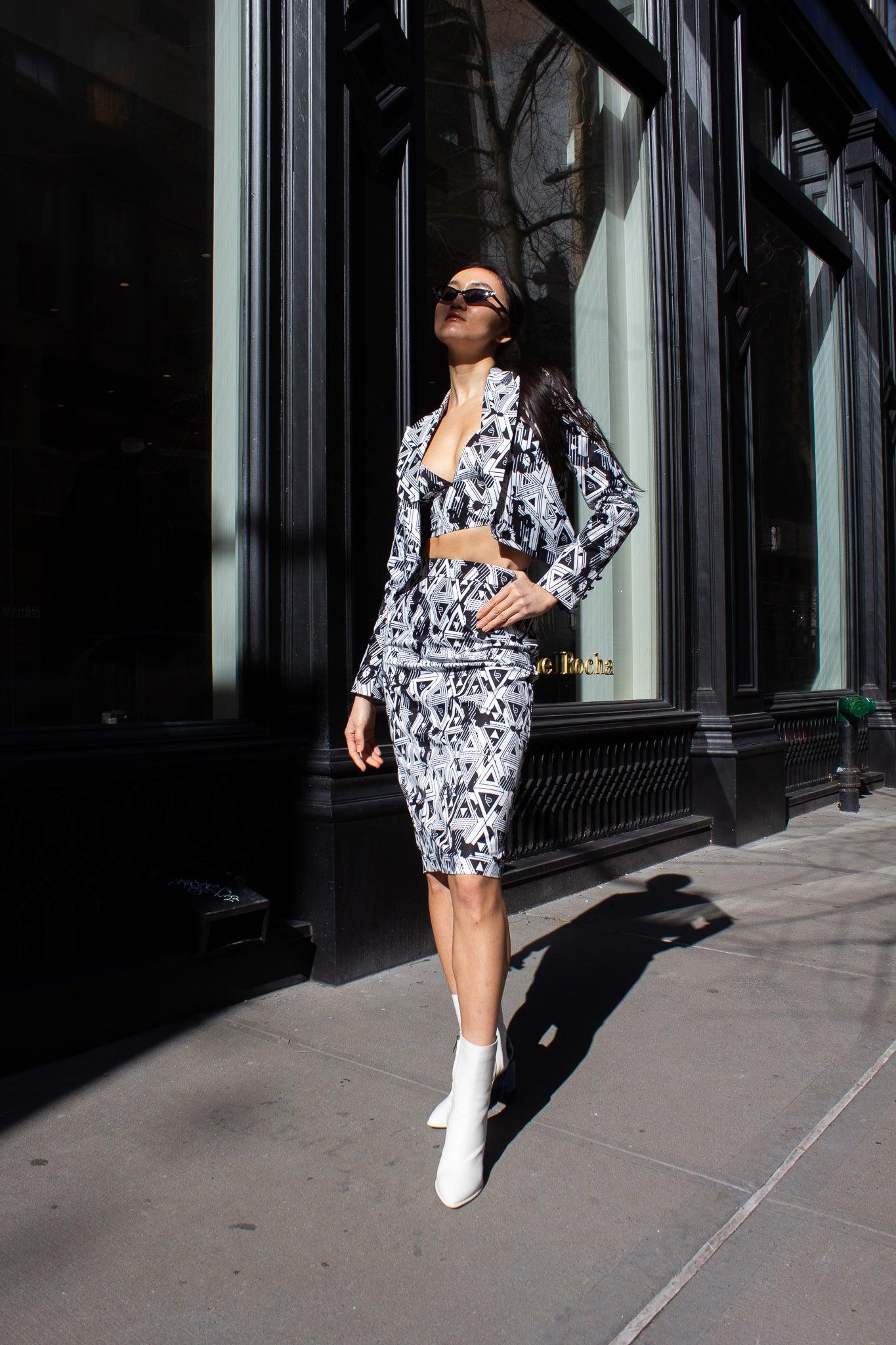 Le Réussi® Fashion - Amour Geometric Pencil Skirt a sleek, luxurious statement piece that embodies elegance and modern sophistication.