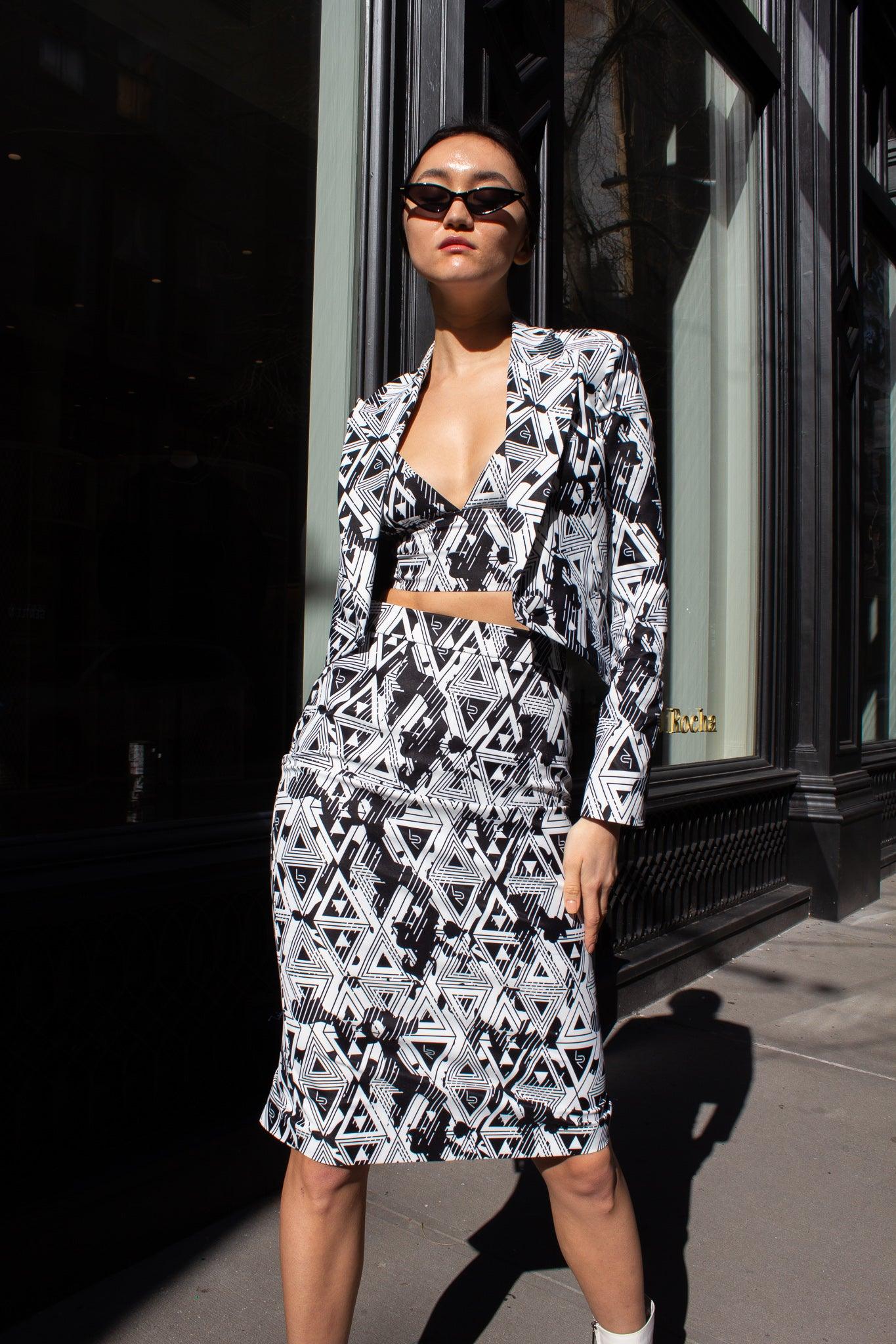 Le Réussi® Fashion - Amour Geometric Pencil Skirt a sleek, luxurious statement piece that embodies elegance and modern sophistication.