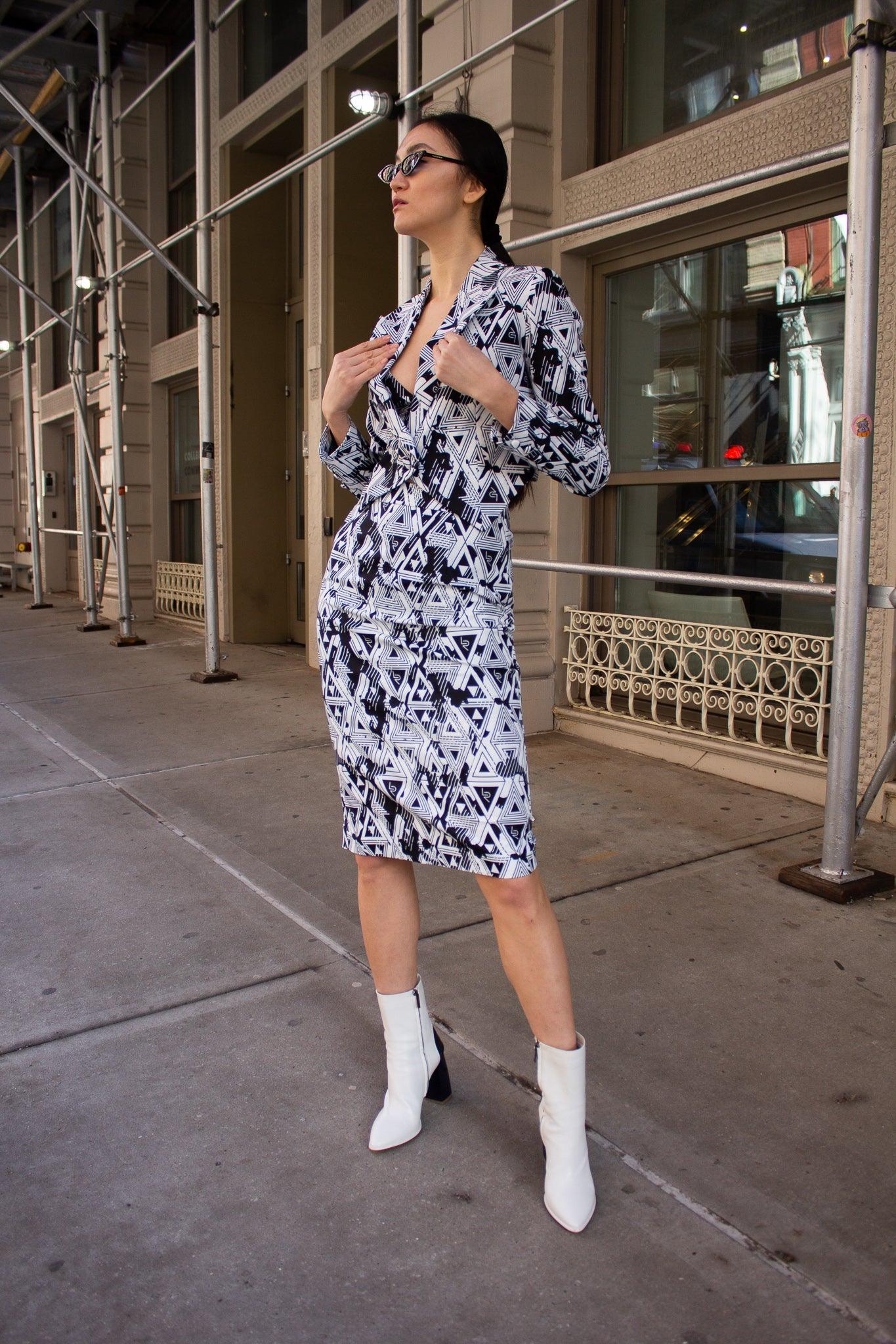 Le Réussi® Fashion - Amour Geometric Pencil Skirt a sleek, luxurious statement piece that embodies elegance and modern sophistication.