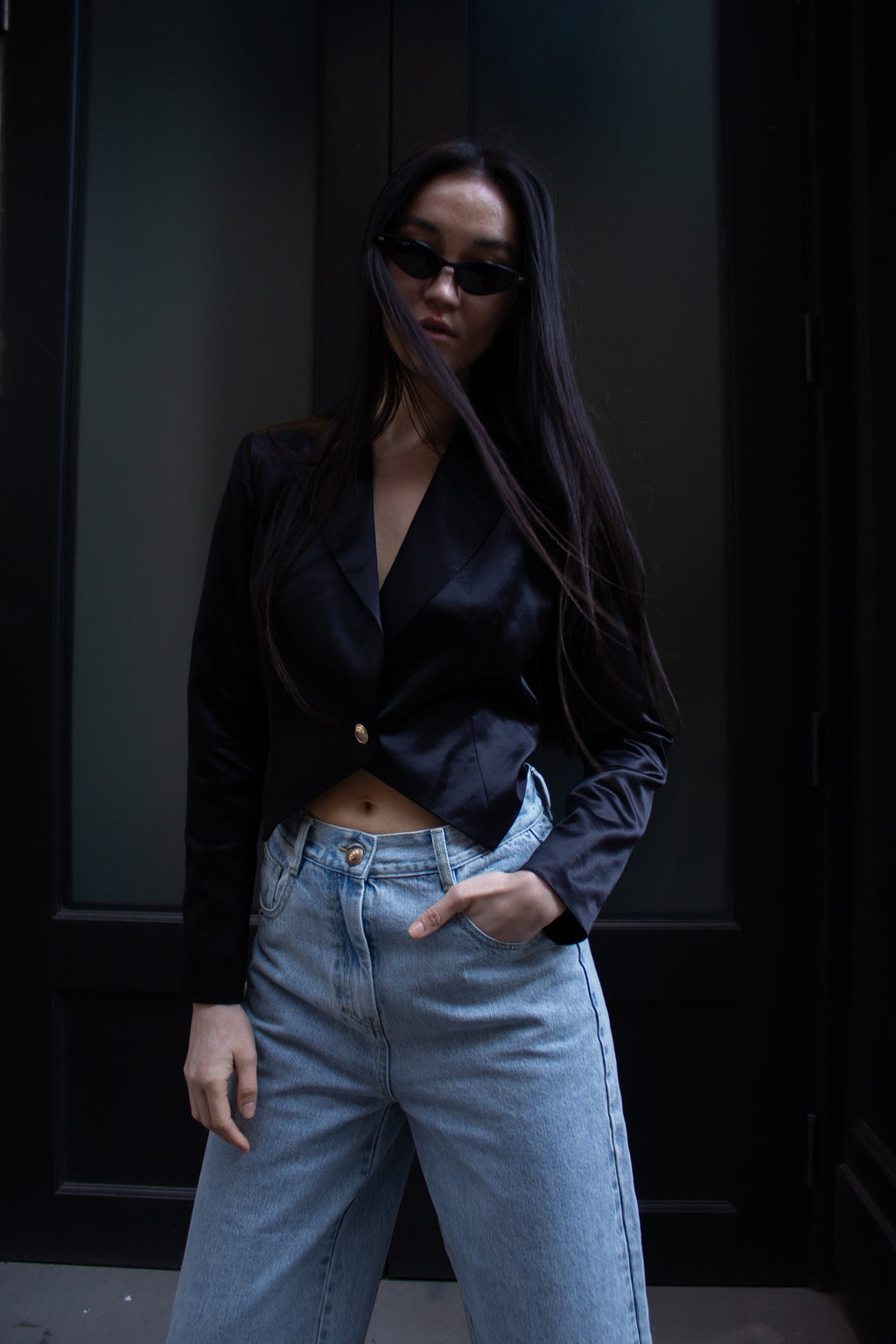 Le Reussi Fashion -  Elegant Designer Black Silk Crop Top Blazer A Luxurious Statement of Sophistication and Style.