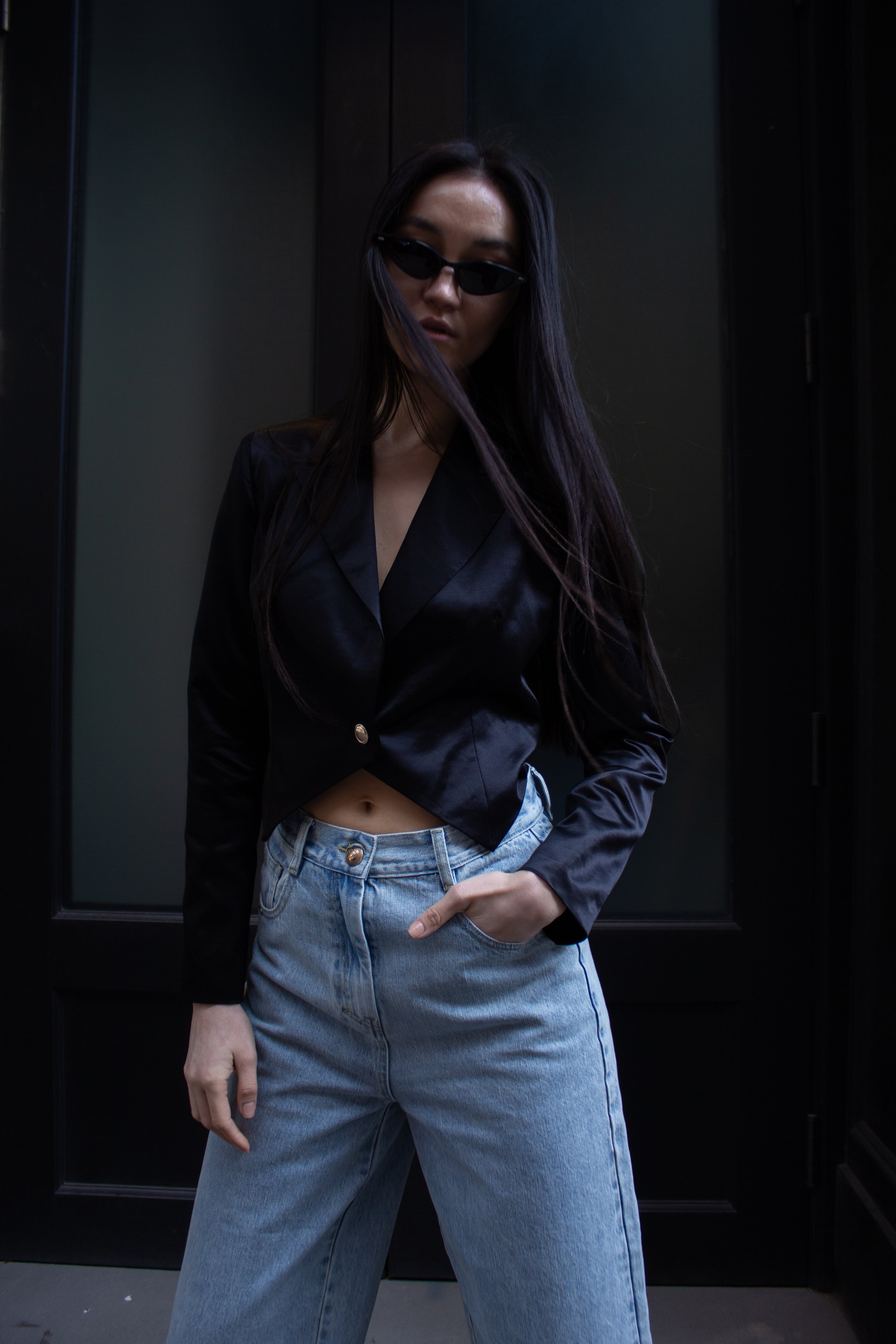 Le Reussi Fashion -  Elegant Designer Black Silk Crop Top Blazer A Luxurious Statement of Sophistication and Style.