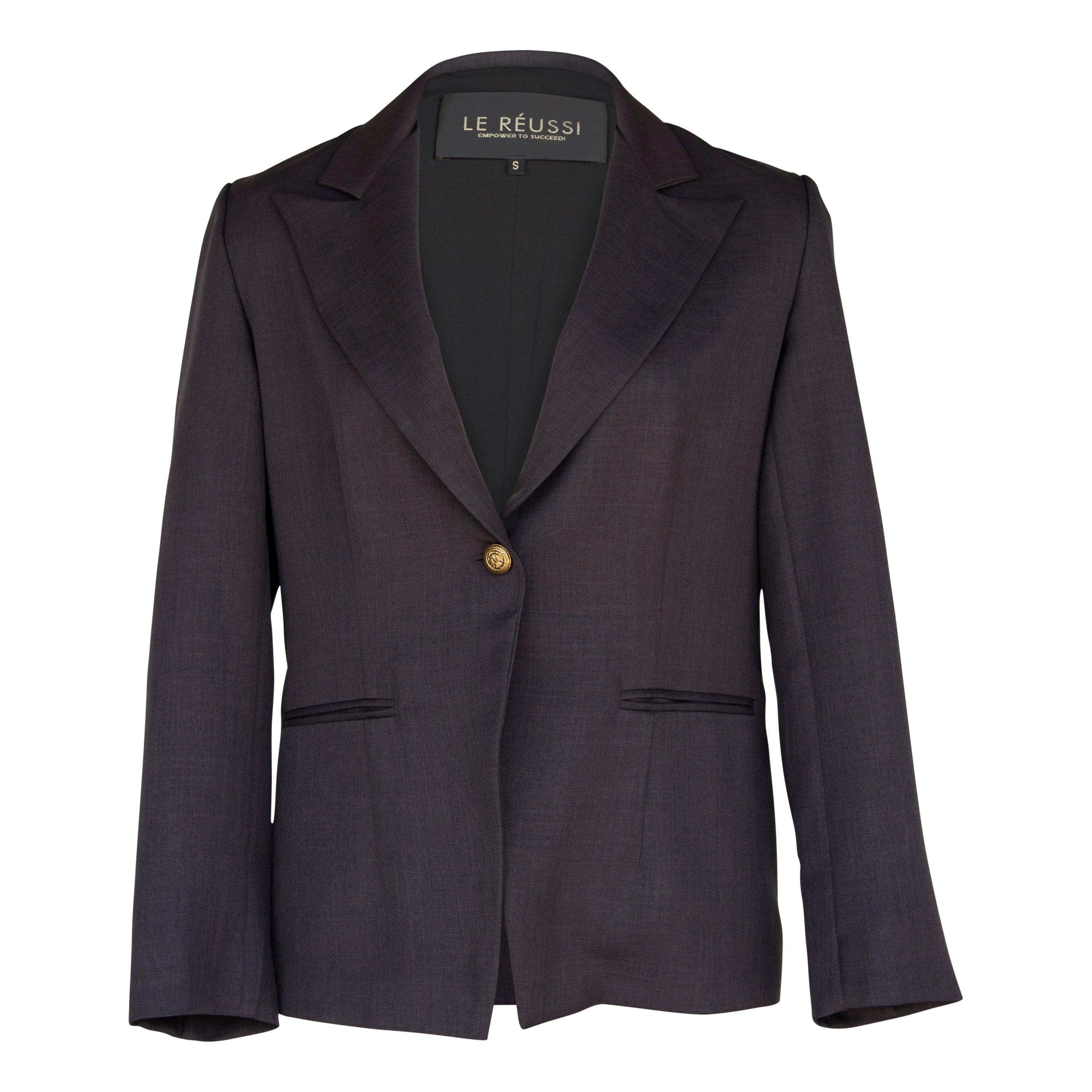 Le Réussi® Fashion - Luxe Charcoal Wool Suit A Timeless Expression of Luxury and Power