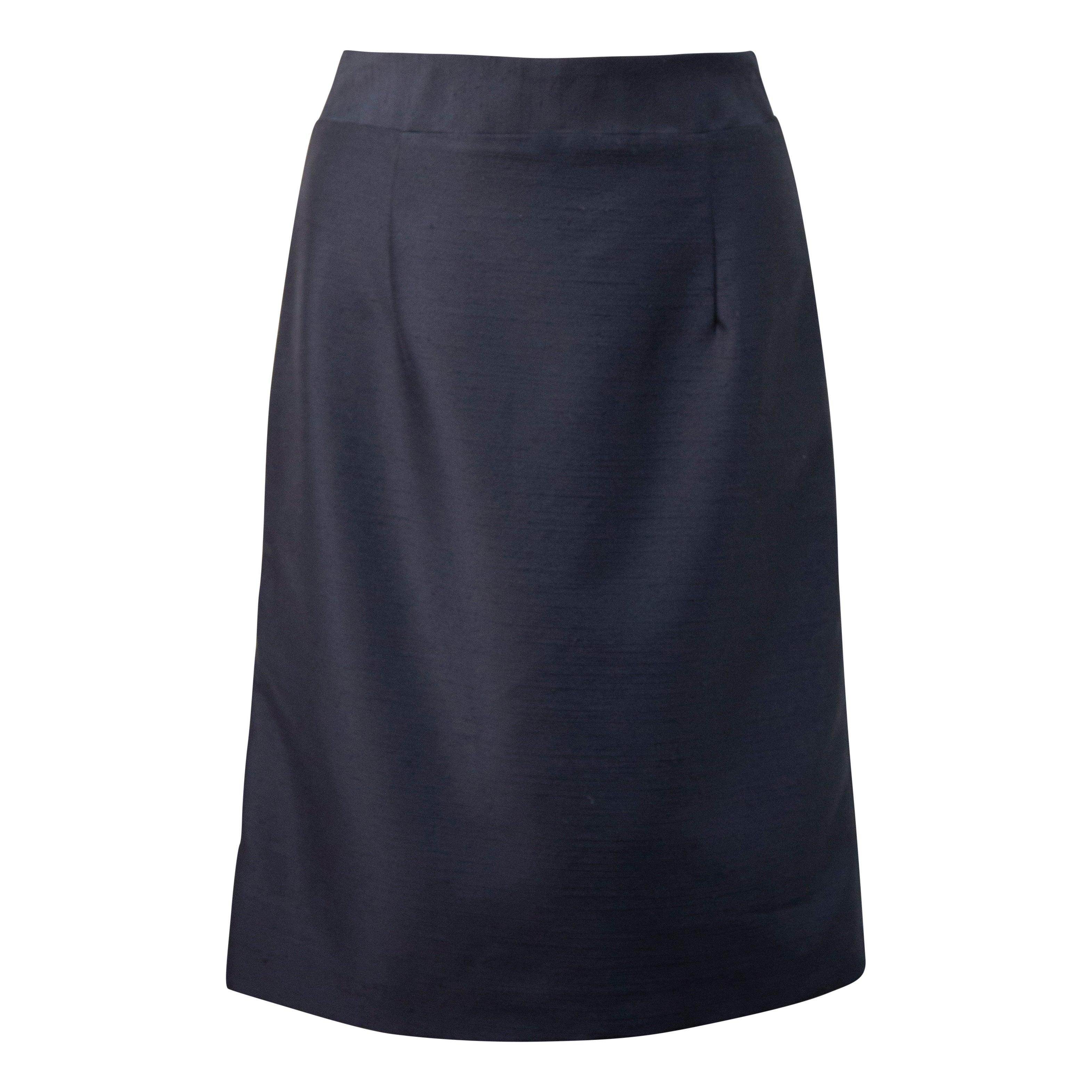 Le Réussi® - Luxe Straight Mini Skirt in Black – where luxury meets sleek sophistication. Effortless style, flawless fit.