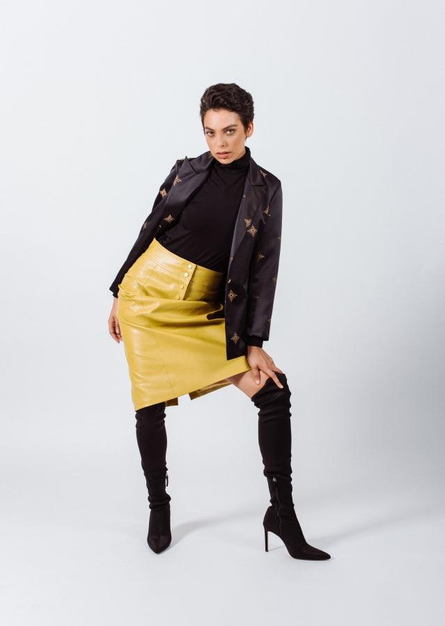 Le Réussi® Fashion - Standout Black and Gold Blazer A Luxurious Statement of Elegance and Power.