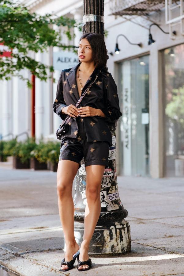 Le Réussi® Fashion - Black and Gold Shorts – A Luxurious Blend of Glamour and Sophistication.
