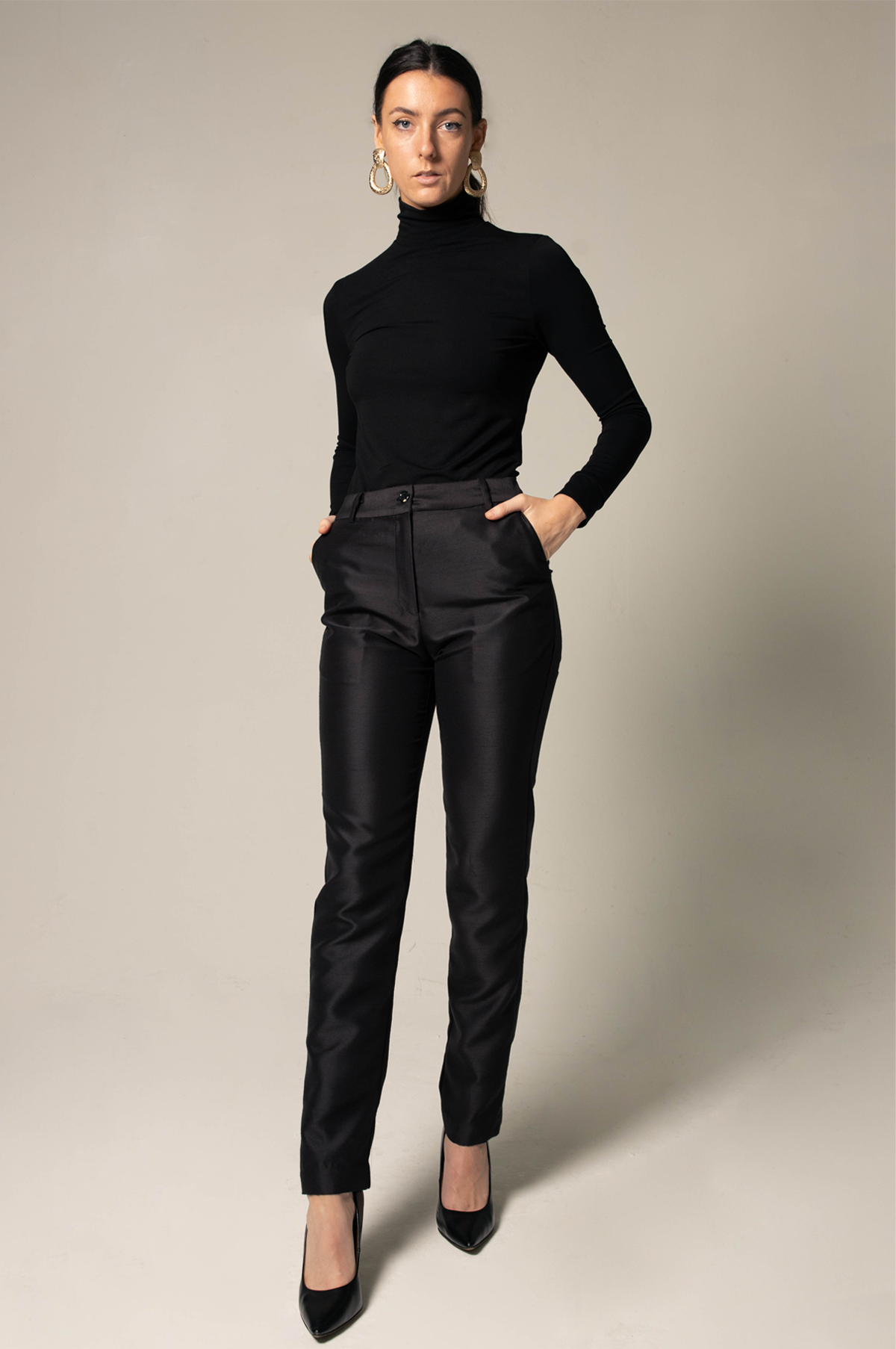 Le Réussi® Fashion - Elegant Skinny Pants in Black – sleek, sophisticated, and effortlessly luxurious.