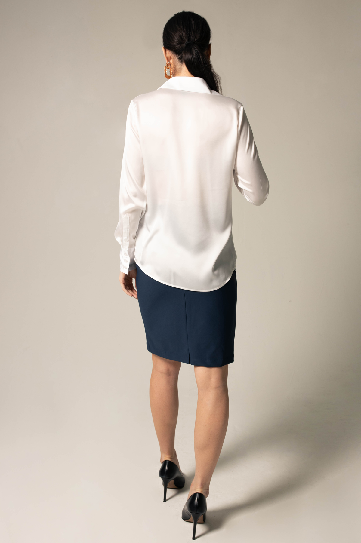 Le Réussi® Fashion -  Luxury Elegance Silk Blouse in White Timeless, sophisticated, and effortlessly chic.
