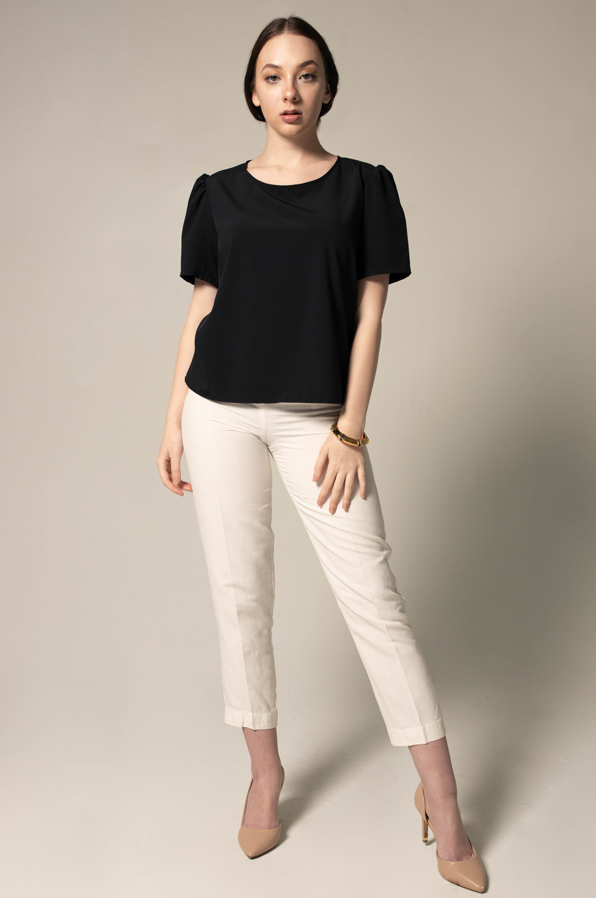 Le Réussi® - Elegance Round Neck Blouse in Black timeless luxury with effortless sophistication.