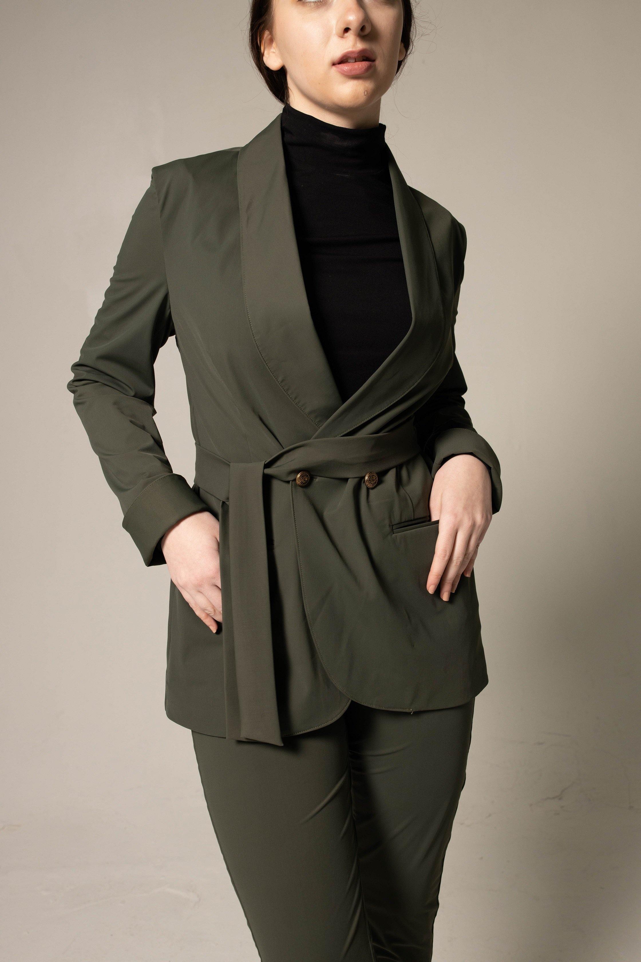 Le Réussi® Fashion - Women's Olive Blazer with Front Buttons A Luxurious Statement of Elegance and Power.