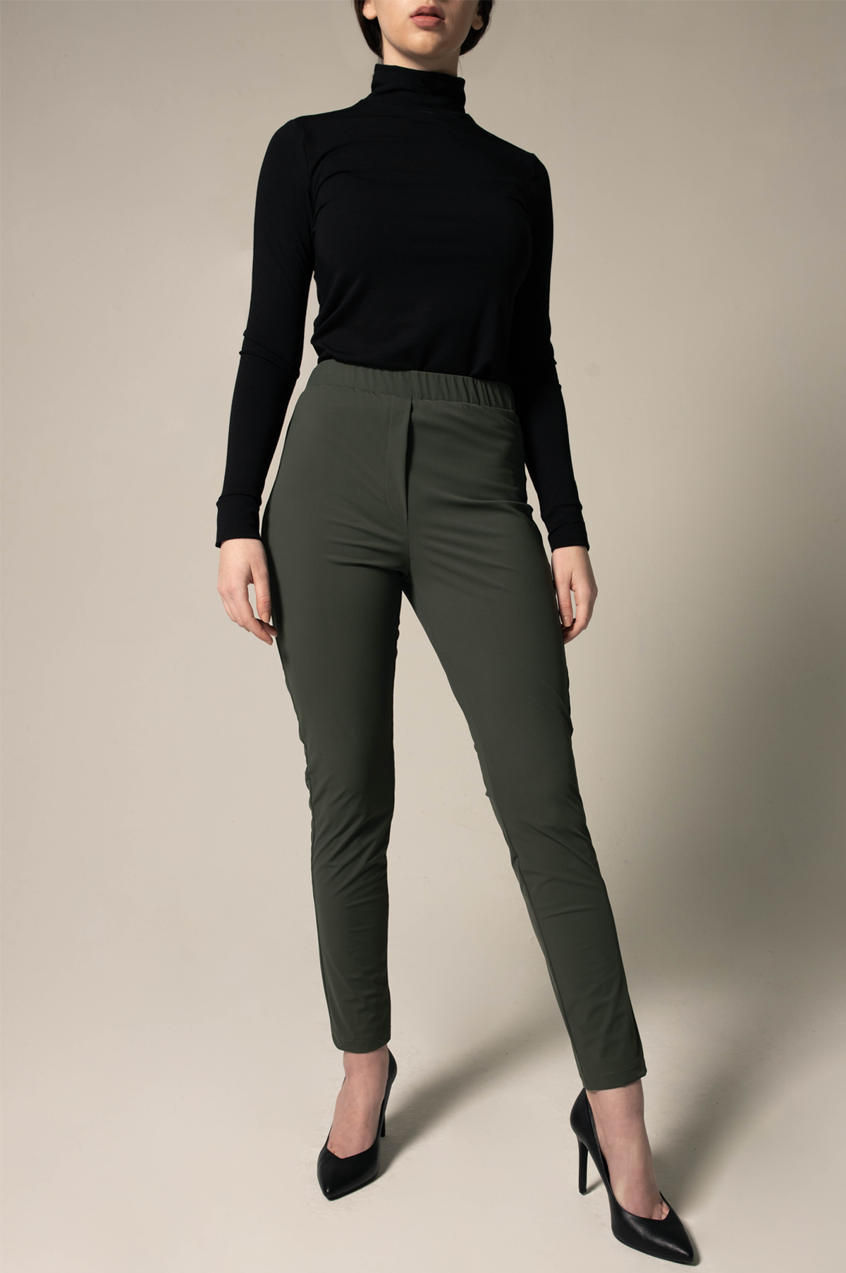 Le Réussi® - Olive Skinny Pants A Luxurious Blend of Tailored Elegance and Modern Sophistication.
