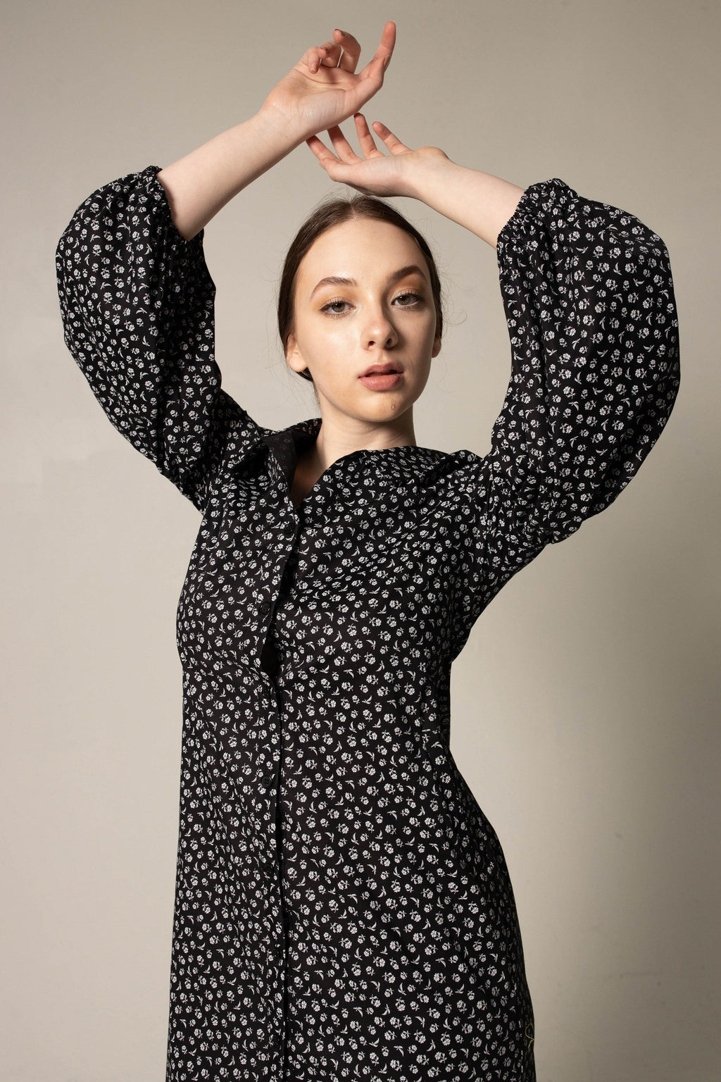 Le Réussi® Fashion - Black Floral Dress in Italian Cotton A Luxurious Blend of Elegance and Timeless Charm.
