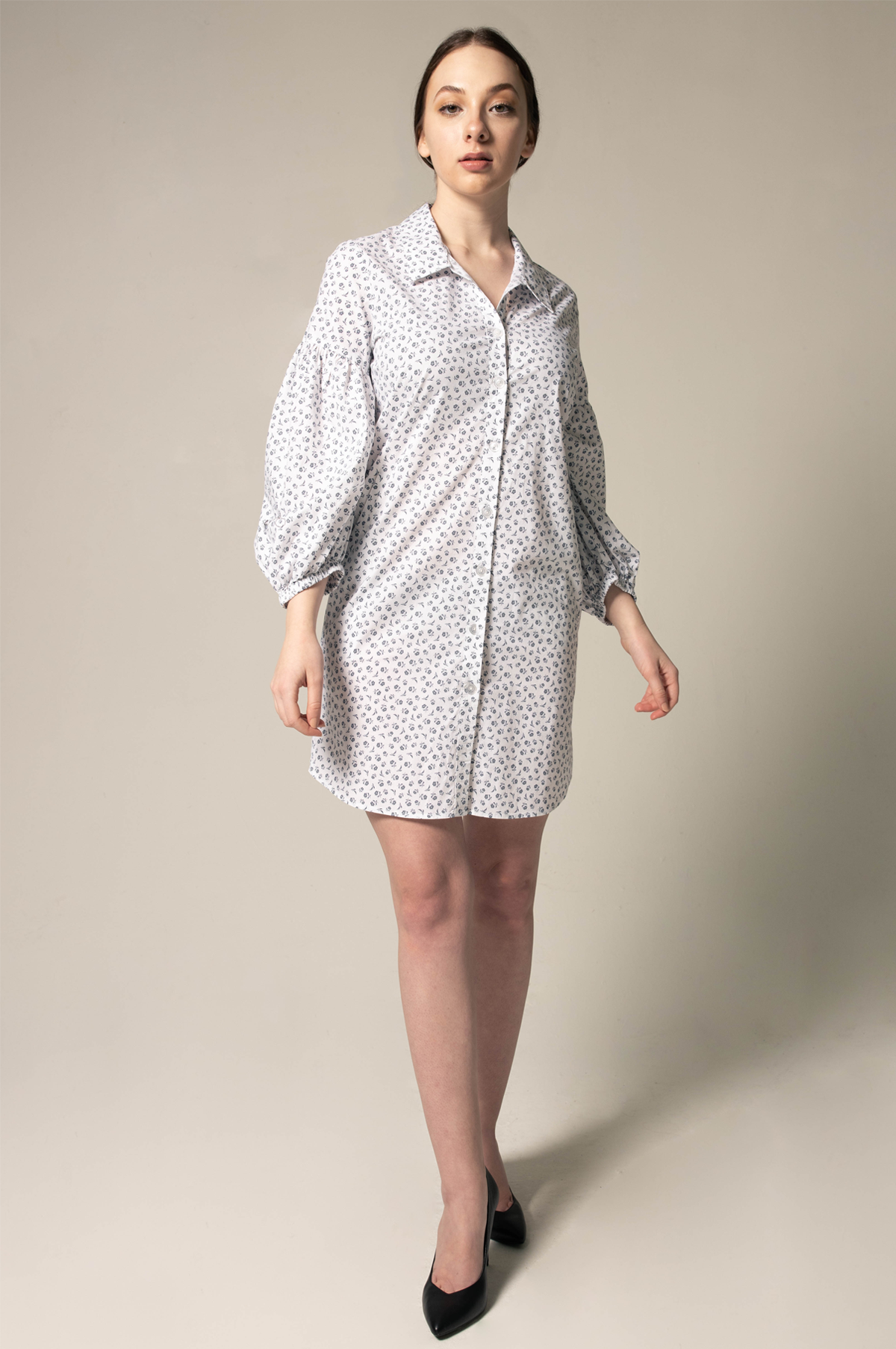 Le Réussi® Fashion - Shirt Dress with Oversized Sleeves in White Floral A Luxurious Fusion of Elegance and Statement Style.