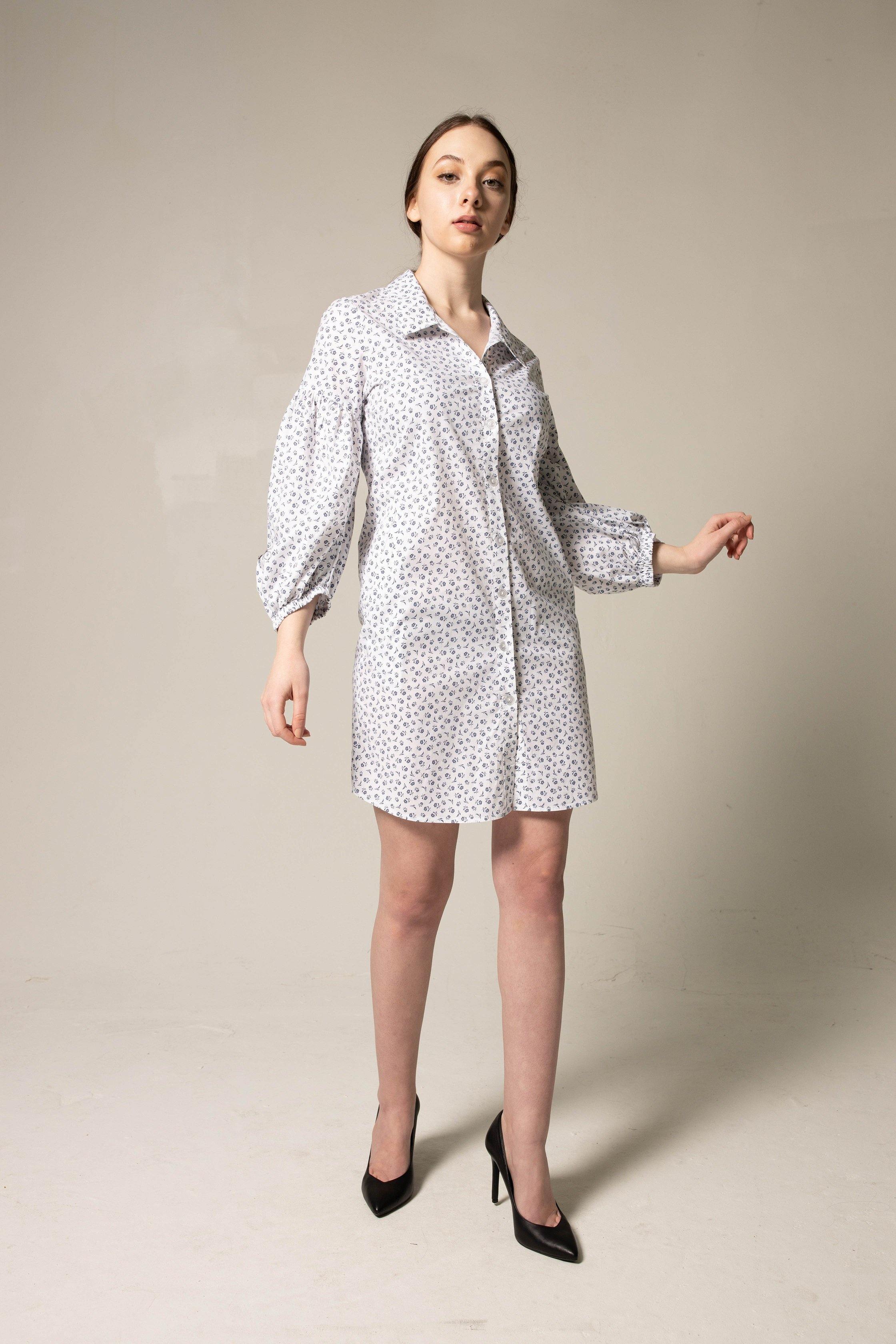 Le Réussi® Fashion - Shirt Dress with Oversized Sleeves in White Floral A Luxurious Fusion of Elegance and Statement Style.