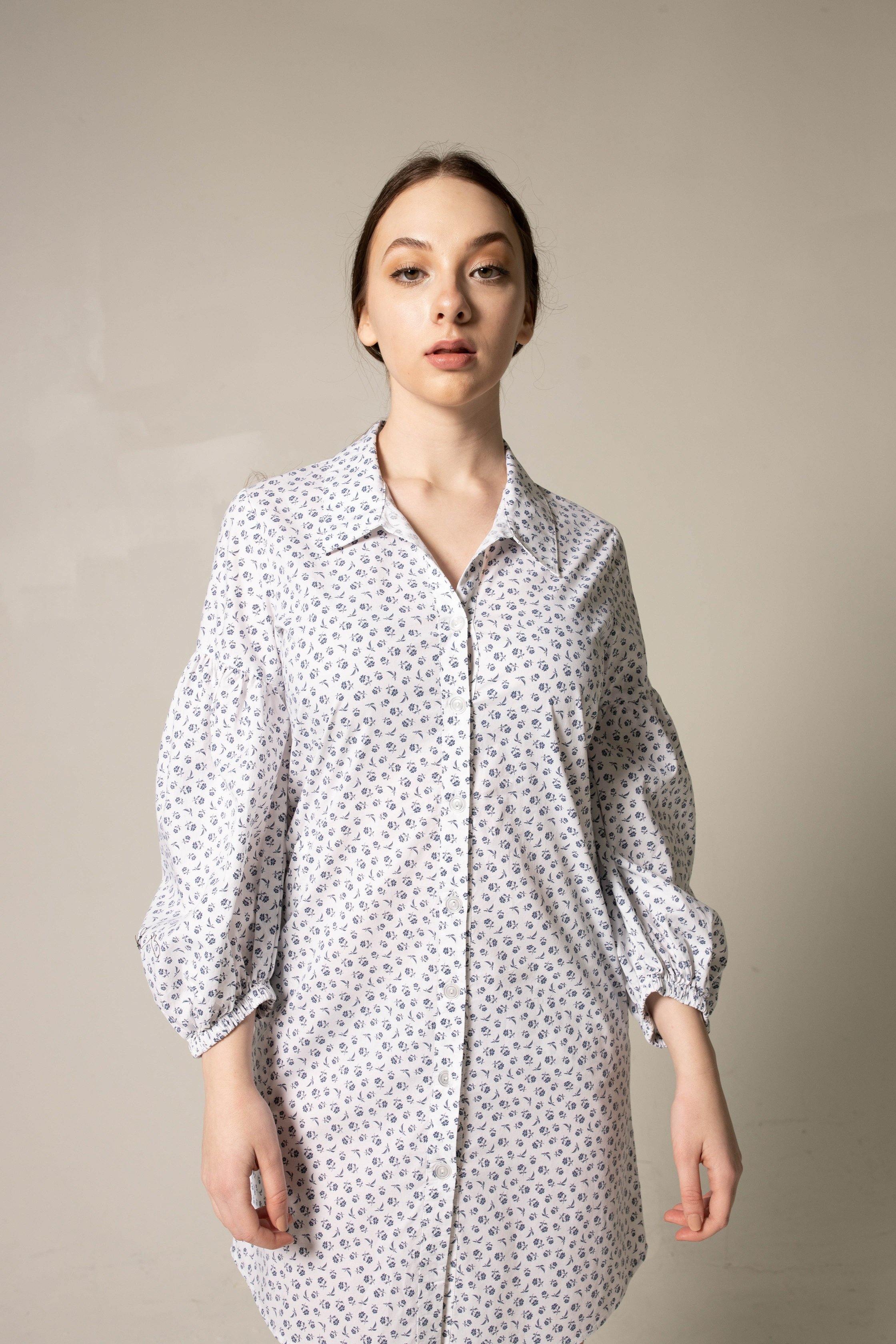 Le Réussi® Fashion - Shirt Dress with Oversized Sleeves in White Floral A Luxurious Fusion of Elegance and Statement Style.