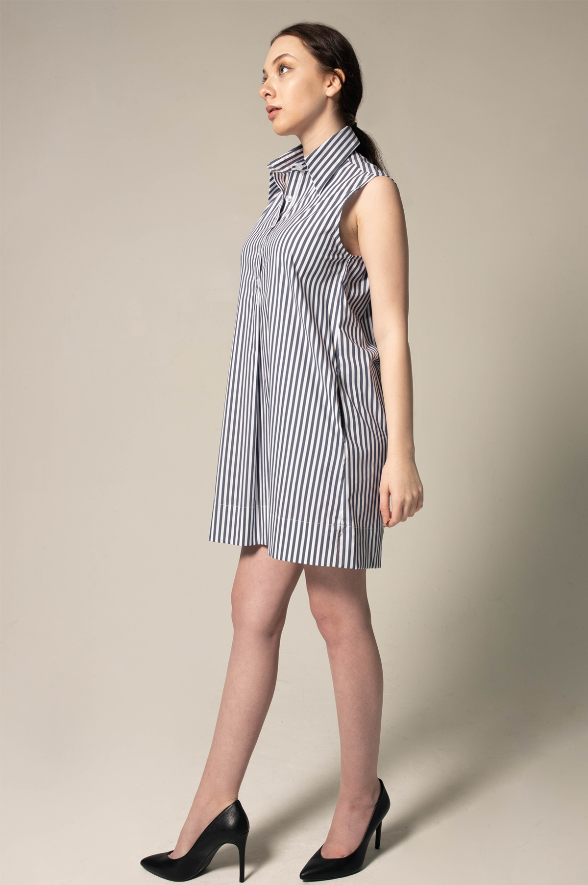 Le Réussi® Italian Cotton Blue Stripe Sleeveless Dress A Luxurious Blend of Freshness and Elegance.