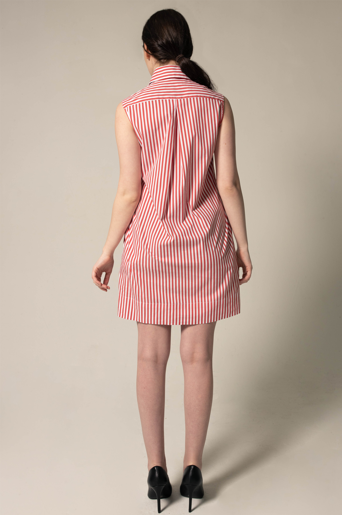 Le Réussi® Fashion - Italian Cotton Red Stripe Sleeveless Dress A Luxurious Fusion of Boldness and Elegance. 