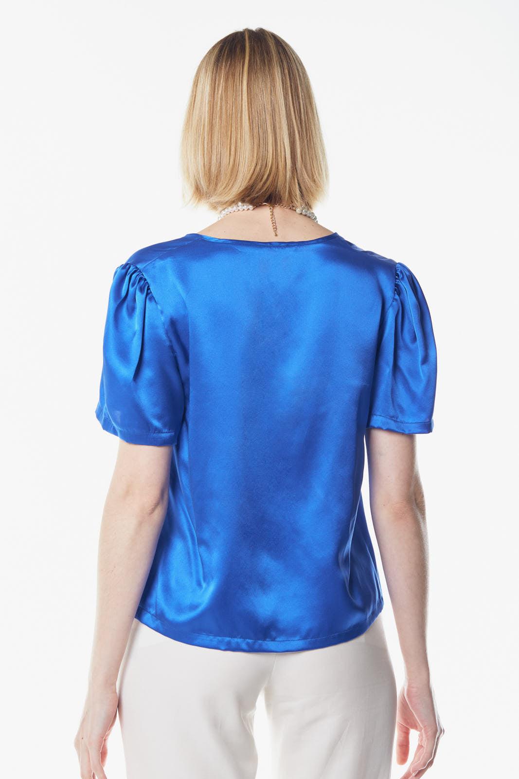 Le Réussi® Fashion - Shining V-Neck Blouse in Blue A Luxurious Touch of Elegance and Radiance.