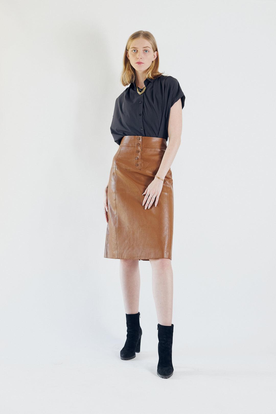 Le Réussi® Glossy Brown Vegan Leather Pencil Skirt A Luxurious Statement of Elegance and Edge.