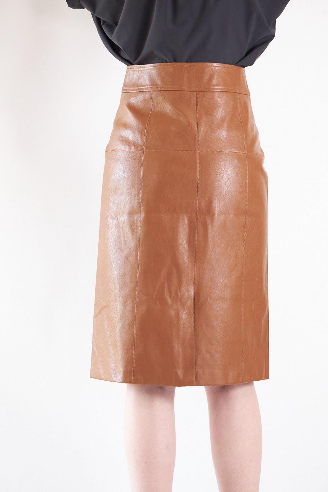 Le Réussi® Glossy Brown Vegan Leather Pencil Skirt A Luxurious Statement of Elegance and Edge.