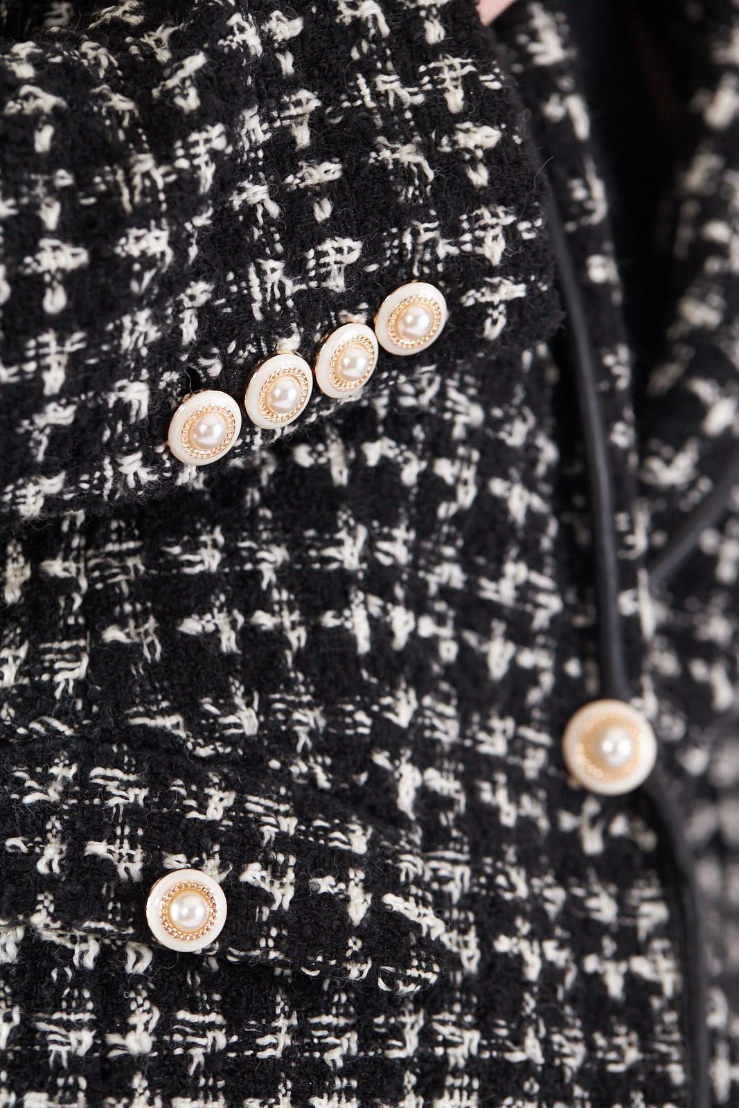 Le Réussi® Fashion - Black & White Tweed Checkers Jacket A Luxurious Fusion of Classic Elegance and Modern Sophistication.