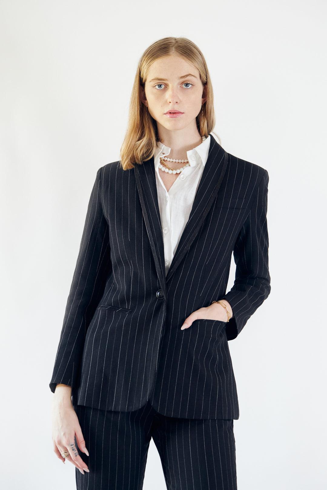 Le Réussi® Fashion - Black Pinstripes Suit Blazer A Luxurious Icon of Power and Sophistication.